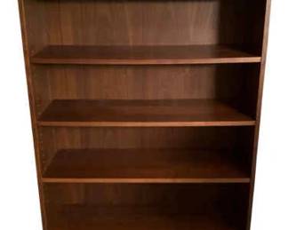 Bookcase w Adjustable Shelving