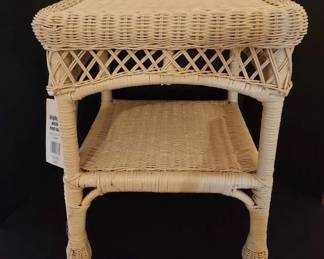 Highland White Wicker End Table NWT