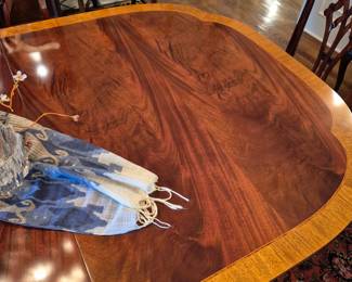 Baker Furniture Historic Charleston Georgian Banded Flame Mahogany Double Pedestal Dining Table