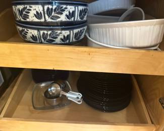 Serving dishes 