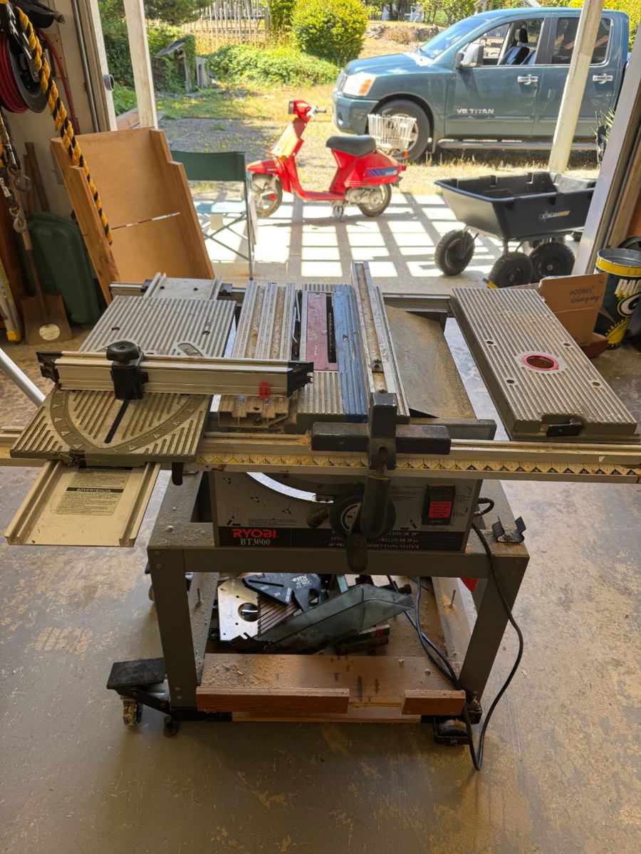 Table saw with accessories.