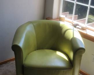 Side chair in green. Coordinates with other side chair and the recliner.