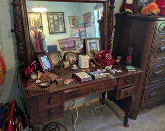 Burkey and Gay Bedroom Set 