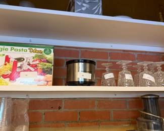 Numerous kitchen appliances