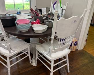 Dining set with clawfoot table
