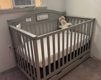 New crib set with mattress