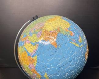 Puzzle globe on stand