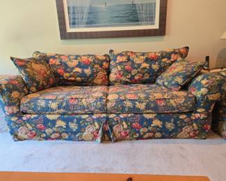 Vtg. Broyhill floral sofa (2)