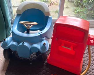 Vintage Little Tikes ride on car & gas pump
