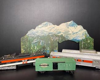 Vtg American Flyer trains