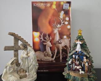 Nativity & reindeer holiday devor
