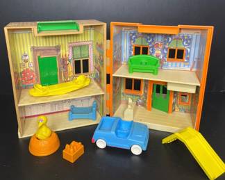 Vintage Sesame Street Hoopers Store Playskool play house