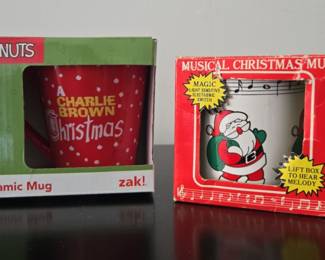 Vintage holiday mugs Peanuts