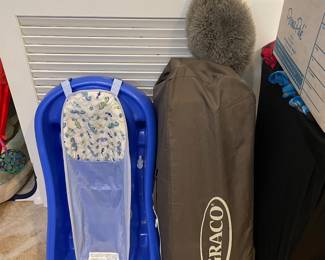 Baby bath & Graco pack & play
