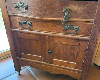 Antique dresser/wash basin stand