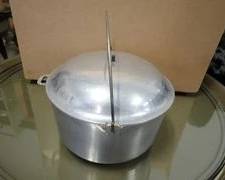 Vintage Aluminum 5qt Pot with Lid  Handle by Household Institute