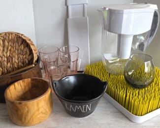 Assorted Kitchen Items
