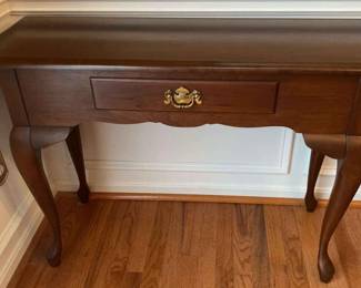 Cherry Queen Anne Style Sofa Table