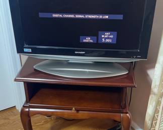 Sharp 26 TV Plus Table