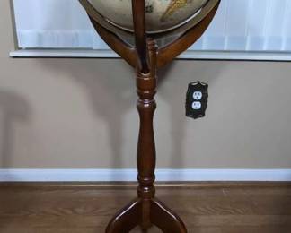 Replogle 12 World Classic Globe And Figurine