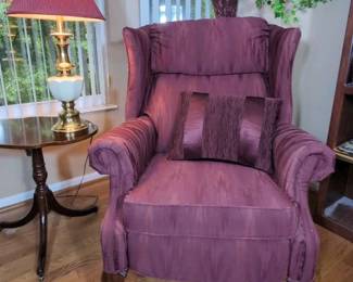 Lane Action Reclining Chair With Lamp