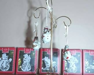 Lenox Tabletop Display And Ornaments