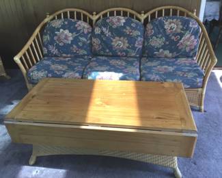 VENTURE by LANE Settee Coffee Table