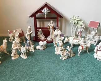 009 LENOX First Blessing Nativity