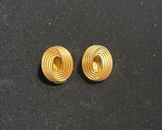 vintage Christian Dior gold-tone ribbed oval clip-on earrings