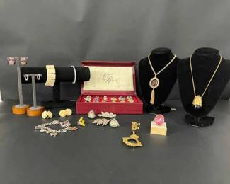 Bold Vintage Jewelry