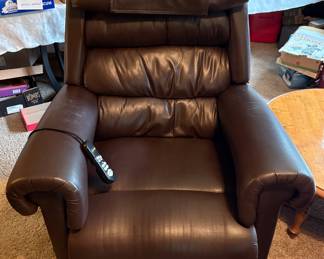 Faux leather lift chair (like new)