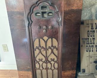 1933 Zenith console cabinet