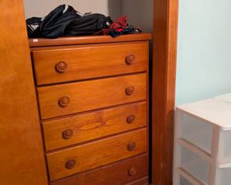 5 drawer solid wood dresser $50