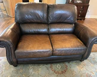Italia Leather Loveseat