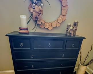 Stag Minstrel Style Black 3/3 Drawer chest