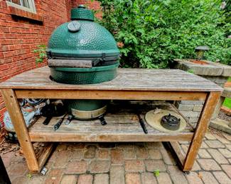 Presale Available! Large Big Green Egg with Table
