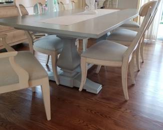 Dining table detail