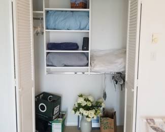 Closet system