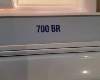 Two-drawer 700BR Sub-Zero fridge in island