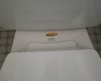 TOTO toilet