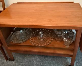 Drexel Declaration Rolling Serving Cart
• Designed by Kipp Stewart & Stewart MacDougall
• Released in 1960–1964
• American Modern styling with Scandinavian and Shaker influences