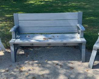 Bench (converts to a picnic table)