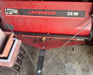 32” Lawn Sweep