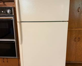 Kenmore Refrigerator in Pristine Condition 