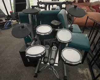 Barely used drum set