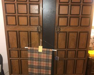 Items Located In The 1st Bedroom (Master)
