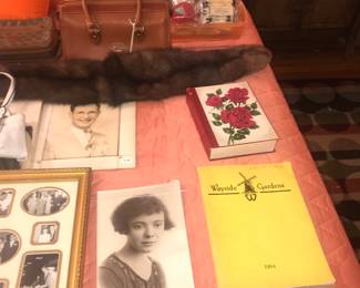 Items Located In The 1st Bedroom (Master)