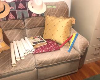Items Located In The 2nd Bedroom