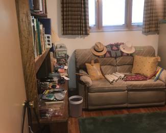 Items Located In The 2nd Bedroom