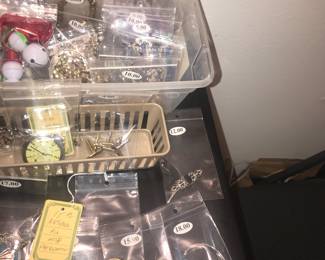 Items Located In The 1st Bedroom (Master)